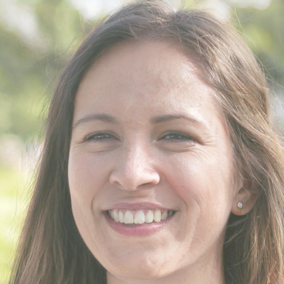 Portrait of Sienna Valtonen, lead instructor